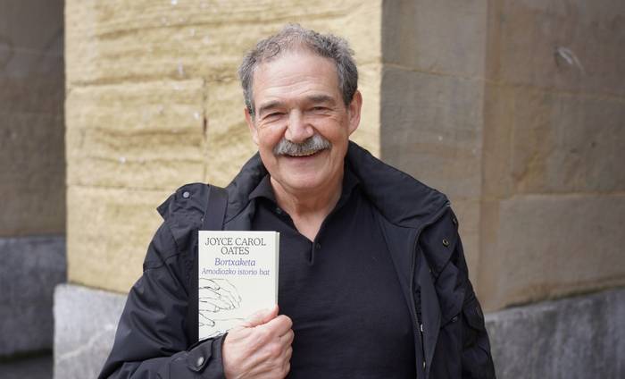 Xabier Olarrari eman diote Espainiako Itzulpengintza Saria, bere ibilbideagatik