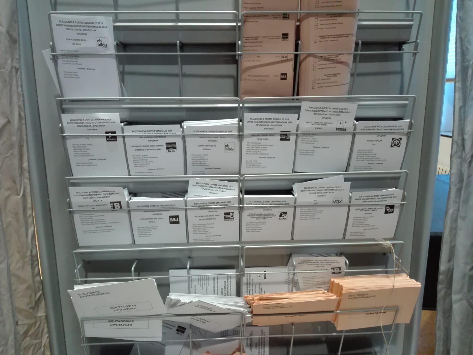 Gaur amaitzen da posta bidezko boto eskaeraren epea