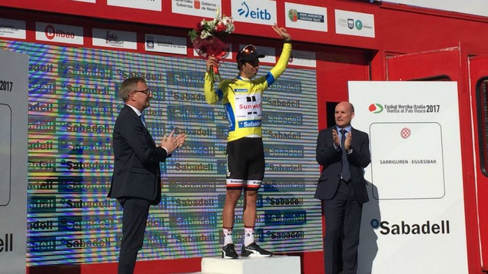 Pedalkada bat aurrera