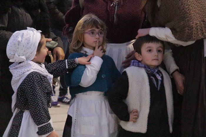 Olentzero eta Mari Domingi 2015 18 1450983295280