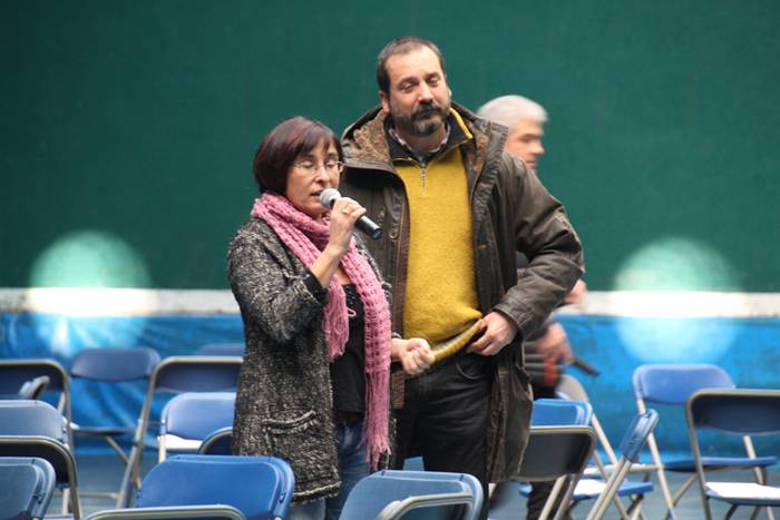 GURE ESKU DAGOREN GALDEKETA  11 1484992614885