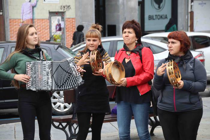 Hauspoa trikitiari 58 1570286832427