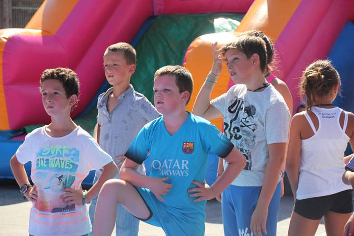 Eulia jaitsi aurretik, haurren dibertsioa 9 1471950044496