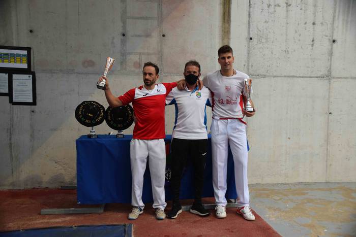 Txapelak jantzi dituzte 52.  33 1627714824748