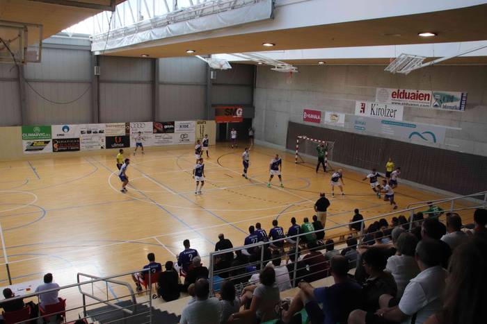 Tolosa CF eskubaloia prest d 1 1535891715085