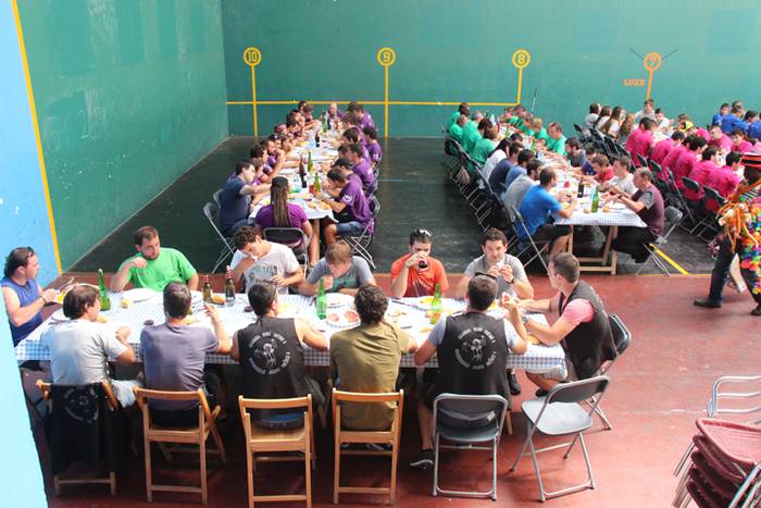 Lagunartean elkartzeko aitza 13 1503669133298