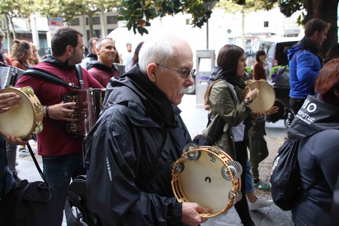 Hauspoa trikitiari 46 1570286818106