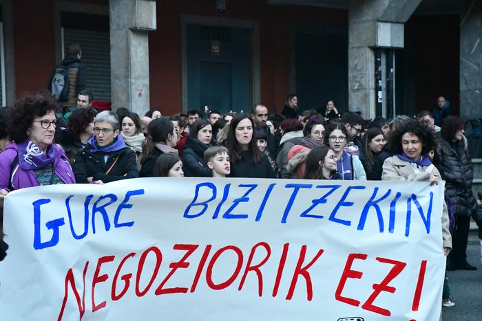 Emakumeen bazkarian izena emateko zerrendak zabaldu dituzte