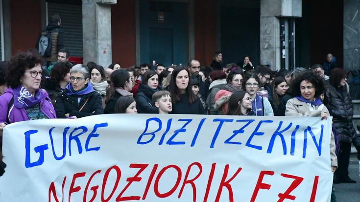 Emakumeen bazkarian izena emateko zerrendak zabaldu dituzte