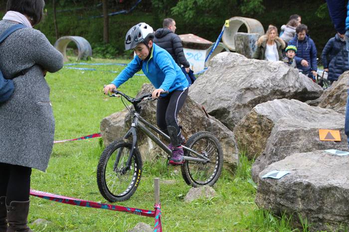 Oreka landuz, bi gurpilen ga 30 1525011772542