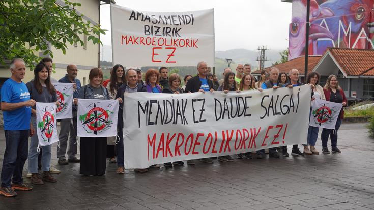 Makroeolikoen aurkako elkarretaratzea egingo dute igandean