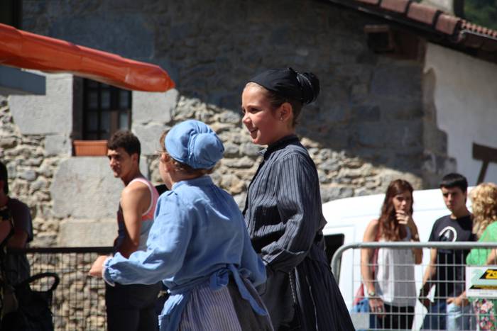 GOIAZKO ANDRA MARI JAIAK 201 31 1502631675557