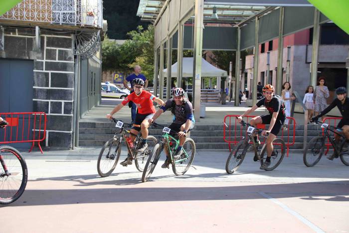 Irrintzi Txirrindularitza El 61 1633182238202