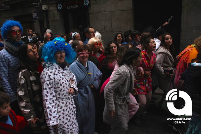 Pijamen iraultzak hartu du T 60 1488100173485