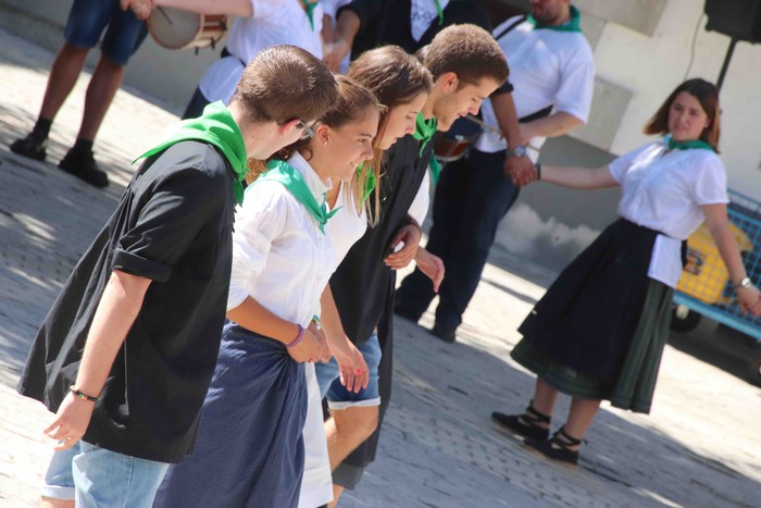 46 gaztek parte hartu dute Irurako Dantza-Sokan - 50