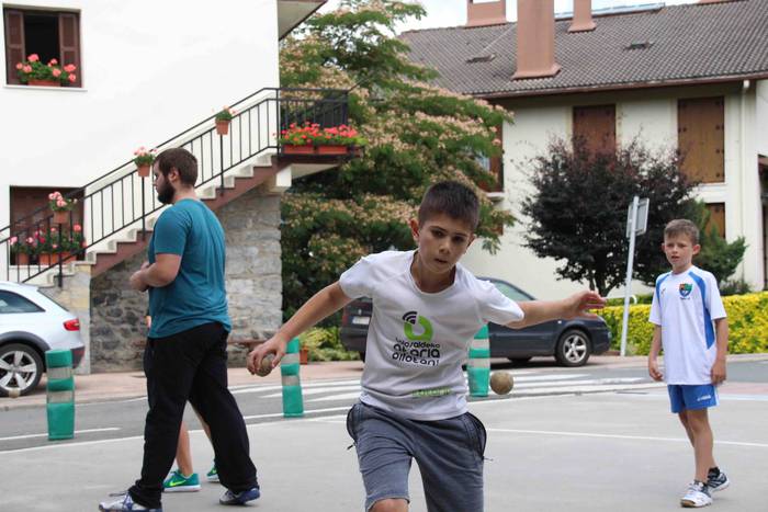 Frontoi Zaharrari, pilotari  21 1532187874756