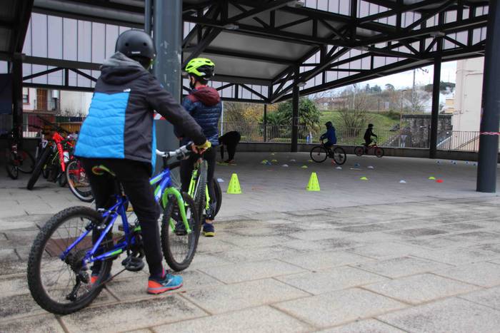 Haurrek kirol ezberdinak pro 10 1608389665063