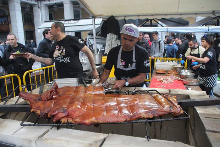 Haragi topaketan omenaldia e 17 1524947667093