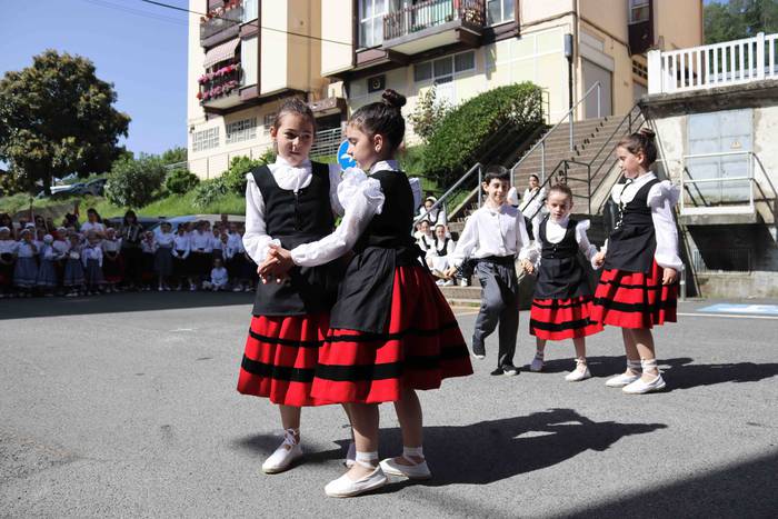 Dantzari eguna ari dira ospa 5 1652614040642