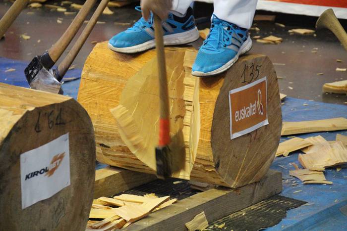 Urrezko aizkora kanporaketa abaltzisketa 53 1461501203137