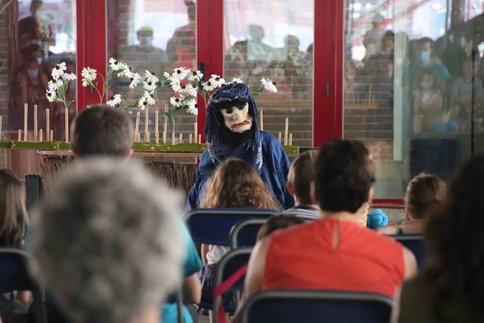 Kale antzerkia egin dute Vil 5 1595680090960