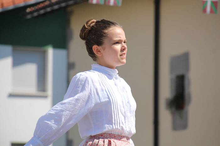 Axeriak dantzan Adunan 22 1471260800433