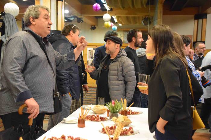 Hasi du HARAGIk bere festa T 2 1557428881662