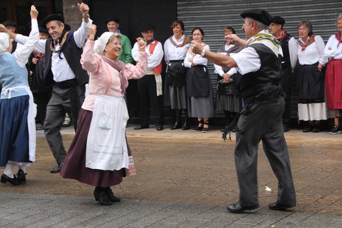 Udaberri Dantza Dezagun Tolo 52 1504963289742