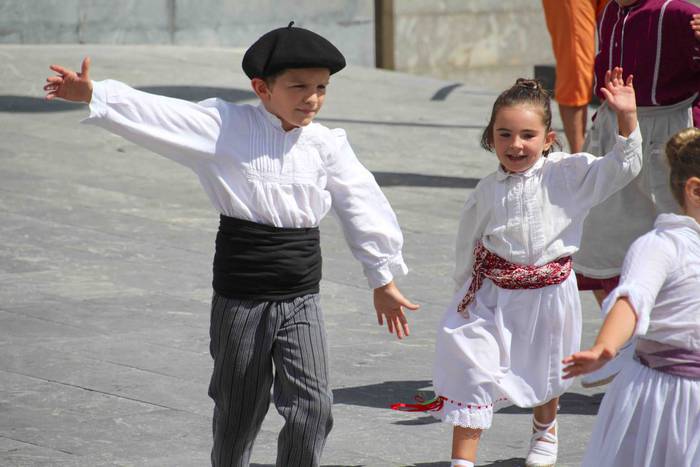 Axeri-dantza Aduna Jaiak 201 18 1534334043062