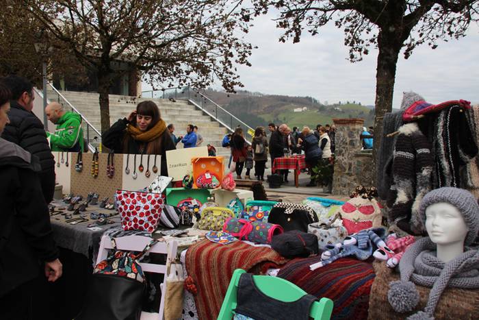 Azoka eguna Altzon 15 1481457204542