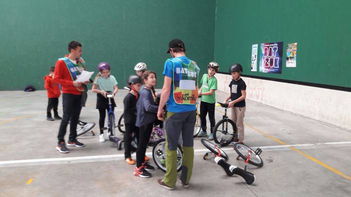 Iruran ere hasi dira Korrika 2 1490983314855