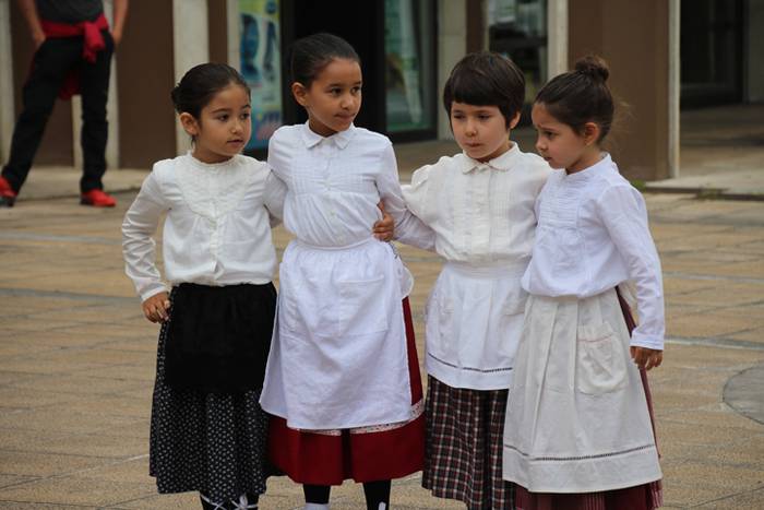 Haurrek alaitu dituzte kalea 59 1494678111649