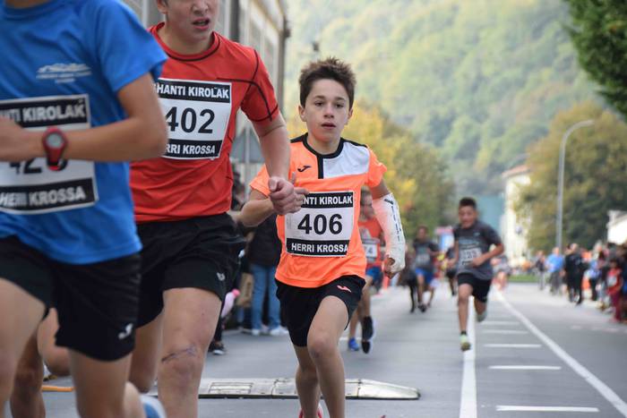 Gozatu egin dute txikienek S 53 1634039498946