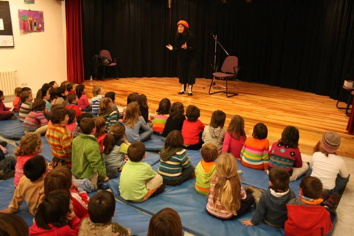 Bigarren ipuin kontaketa saioa egingo dute gaur, Ibarran