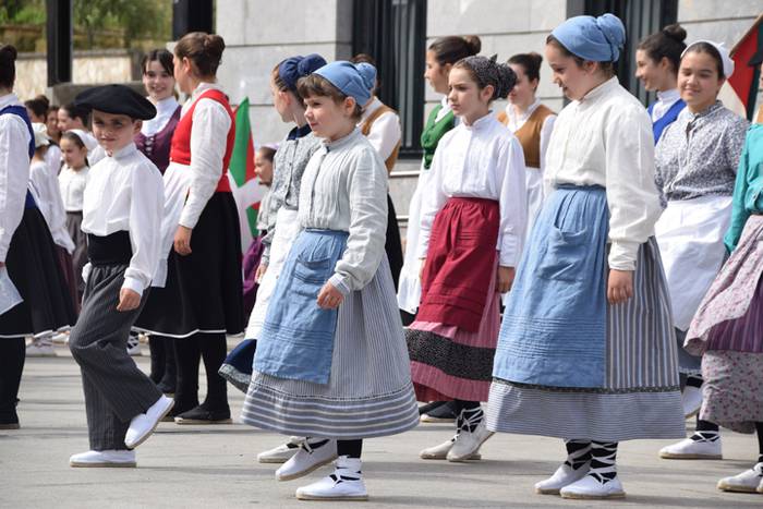 Ibarrako Dantzari Txiki Egun 10 1528547579469