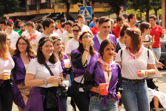 Kalean gora eta behera, kuad 47 1564506815791