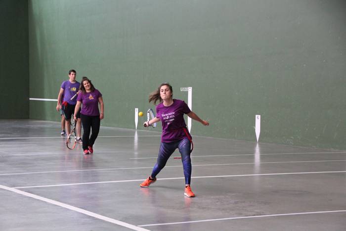 Gazte izateak ez duelako adi 10 1523733310641