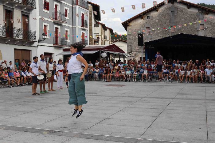 Dantza sokara batu dira emak 39 1660153184289