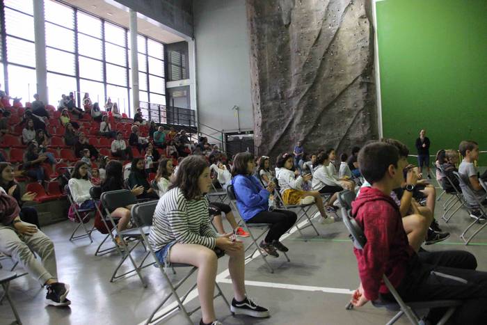 Asteasun festak apurtu du "n 25 1593430419392