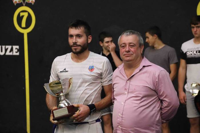 Zubizarretari jantzi dio txa 58 1568573519155