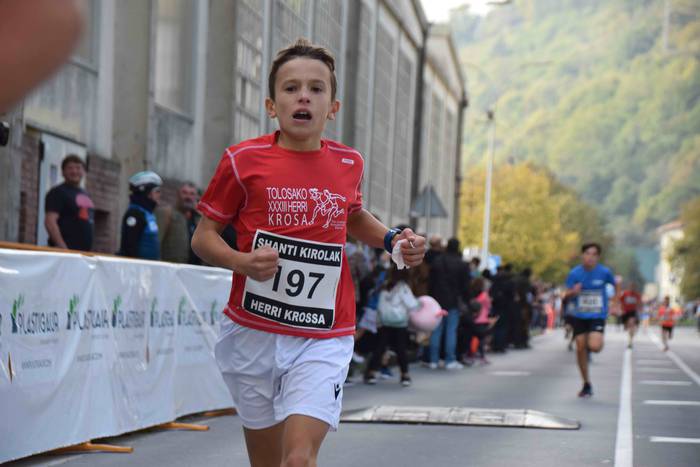 Gozatu egin dute txikienek S 49 1634039497460