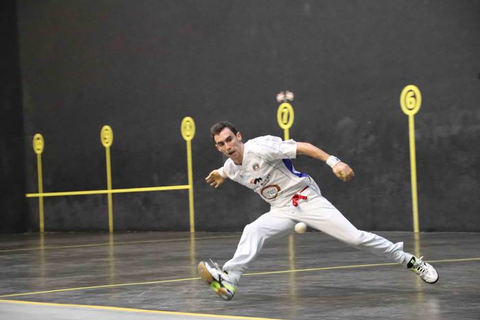 Zubizarretari jantzi dio txa 40 1568573506295