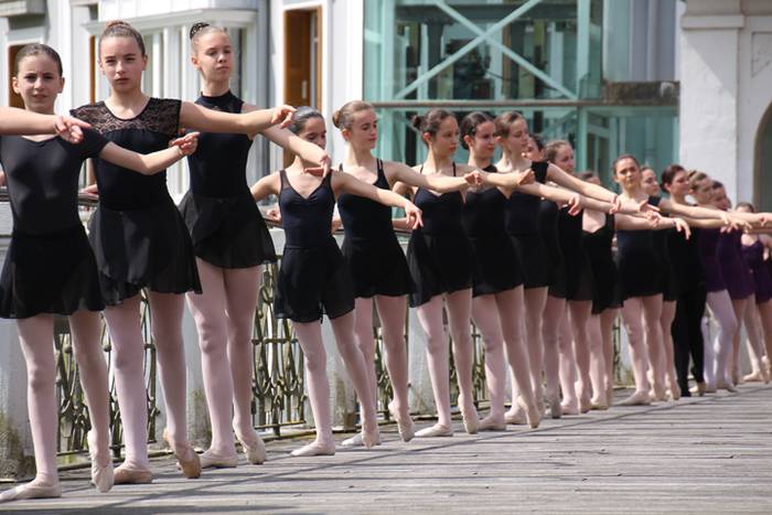 Barandari helduta dantzan 28 1523801400749