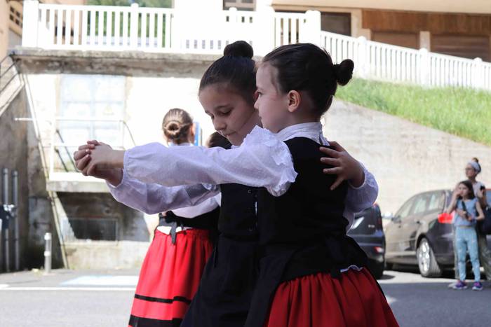 Dantzari eguna ari dira ospa 6 1652614041021