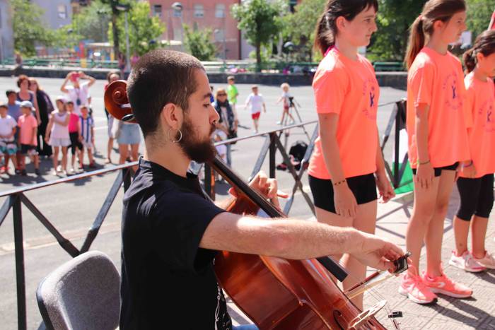 Saharako haurrei harrera egi 26 1530544198360