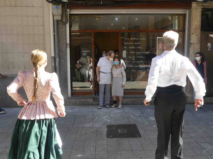 Gaur itxi ditu ateak Labezai 2 1633015524368