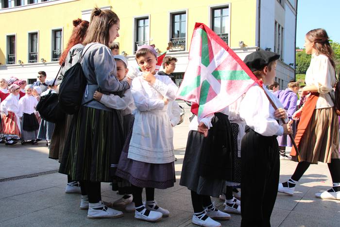 Dantzari Txiki eguna Ibarran 2016 26 1464428074675