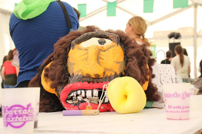 Azku Eguna bosgarrenez 12 1476544345111