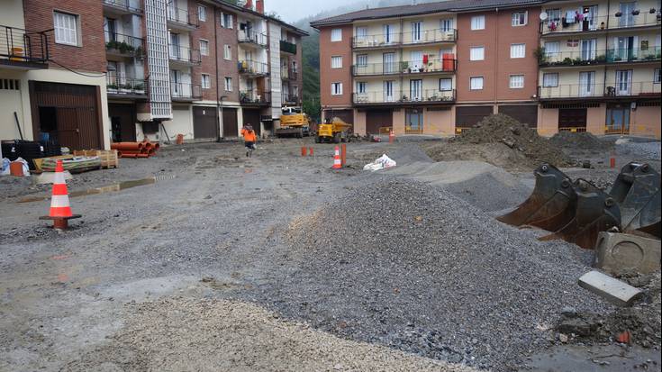 Zenbait trafiko eragozpen izango dira Larraitz auzoan