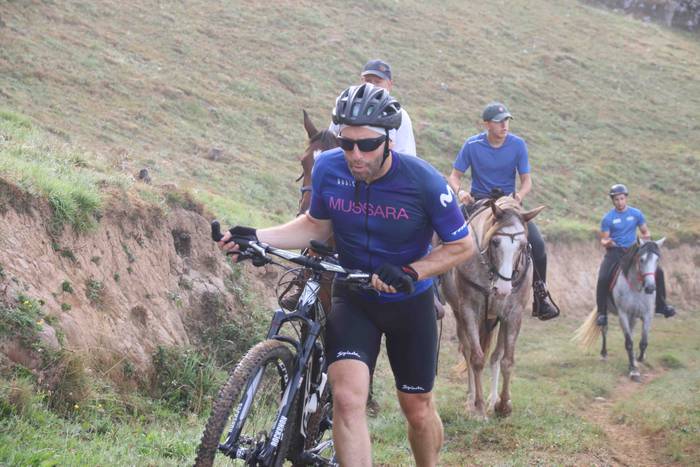 Mendi bizikleta lasterketare 64 1660377647433